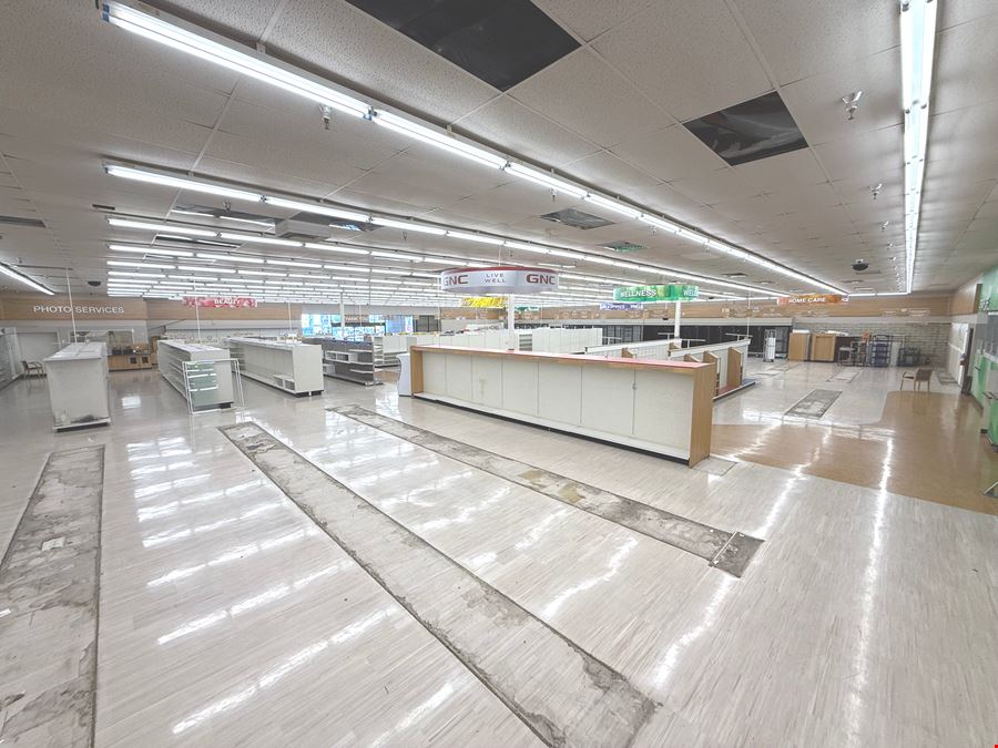 El Super Grocery + Rite Aid Anchored Shopping Center