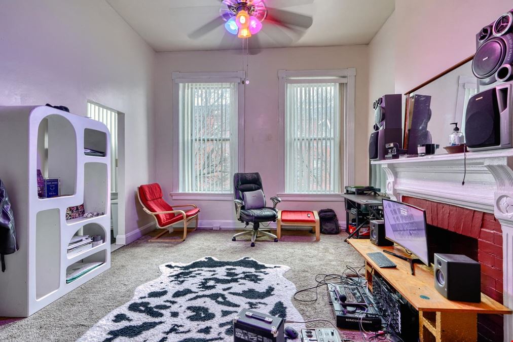 2106 Saint Paul St, 21218