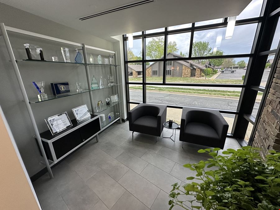 1200 E. Woodhurst Drive - Suite V100