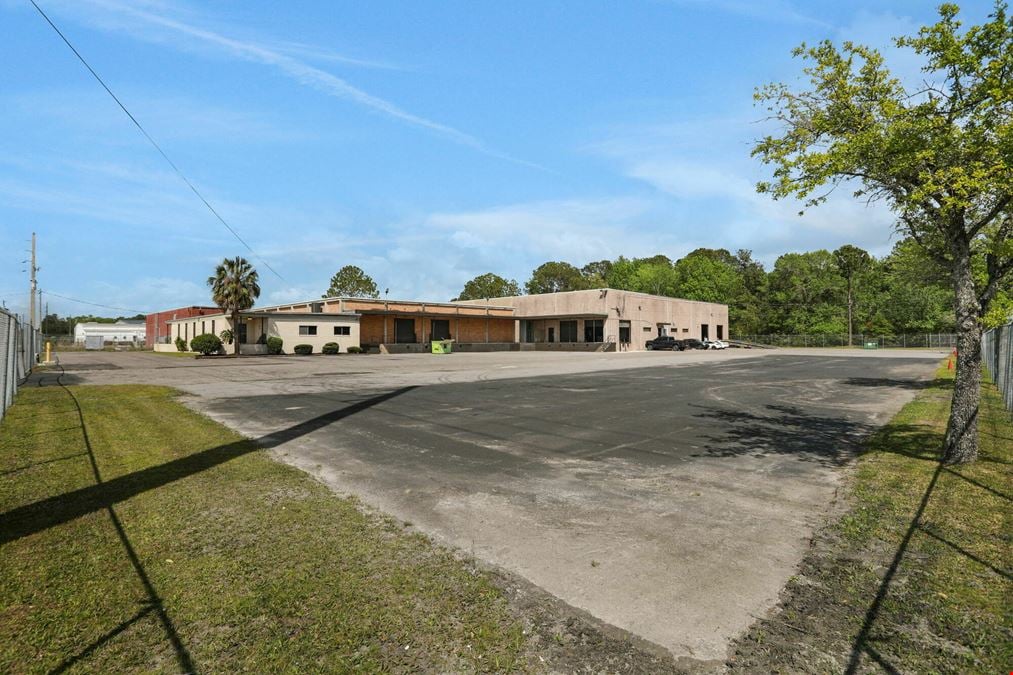 1123 Ellis Road North