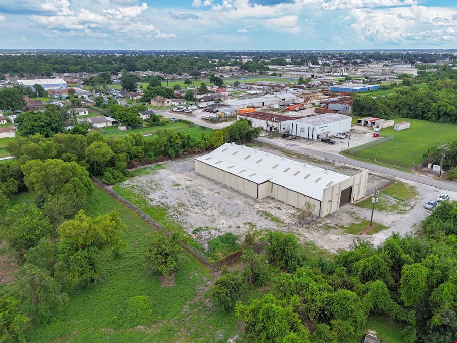 Renovated Warehouse with Yard Near Peters Rd