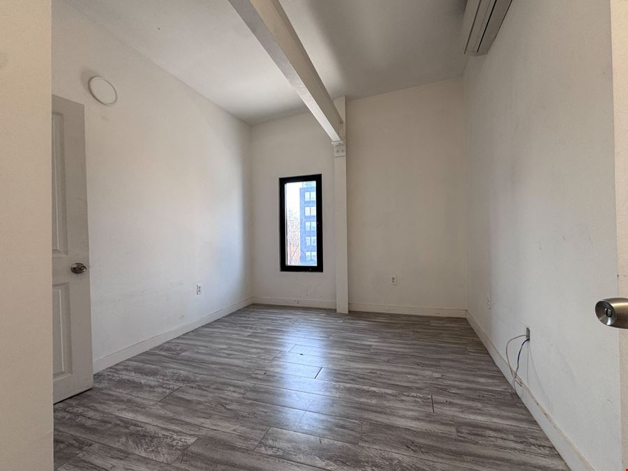 236 Johnson Avenue | East Williamsburg Private 3rd Floor Walk-Up Office for Lease