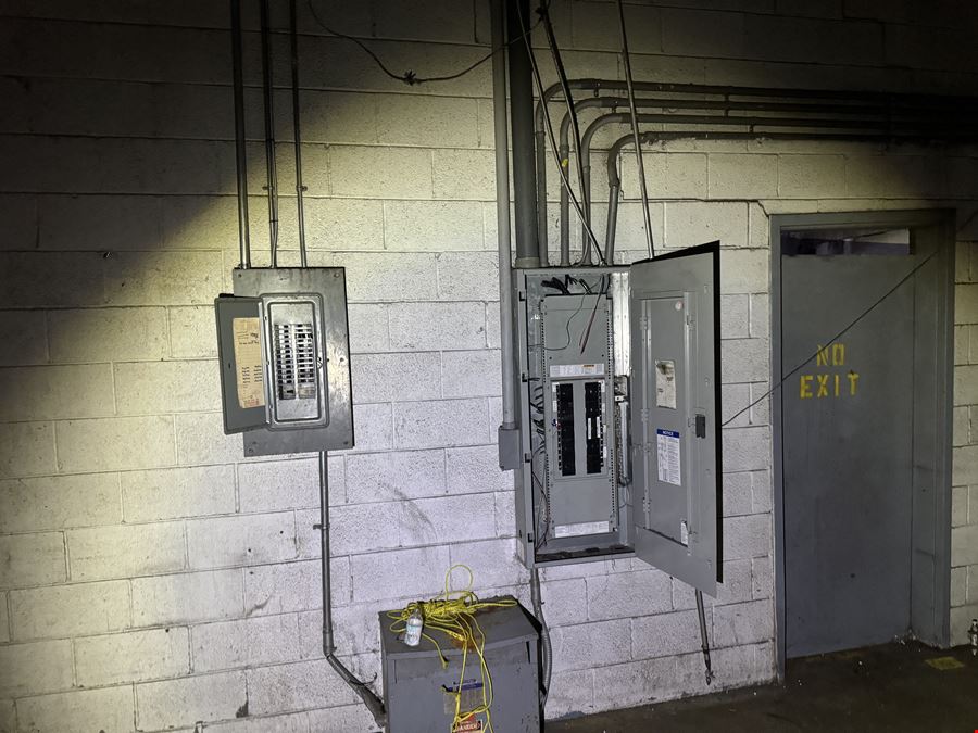 Distribution/Warehouse For Sale