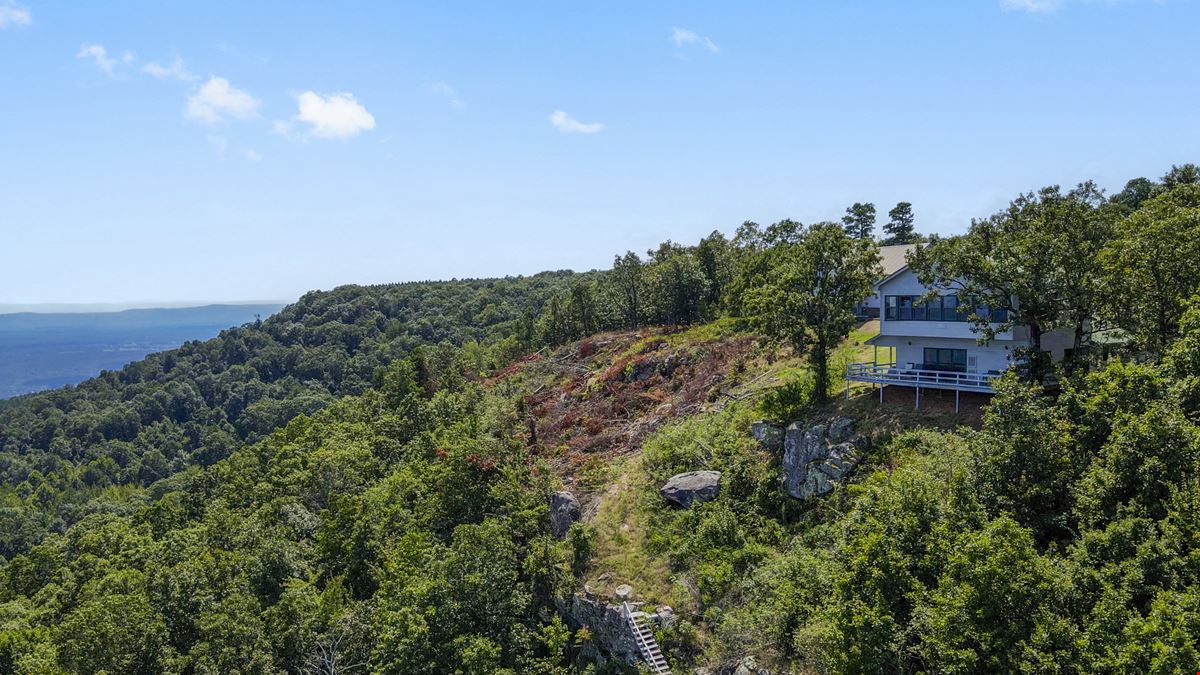 Spring Mountain Trophy Lodge & Cabin