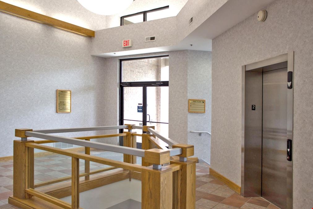 822 Centennial - Prime Location in Capitol Commerce Center