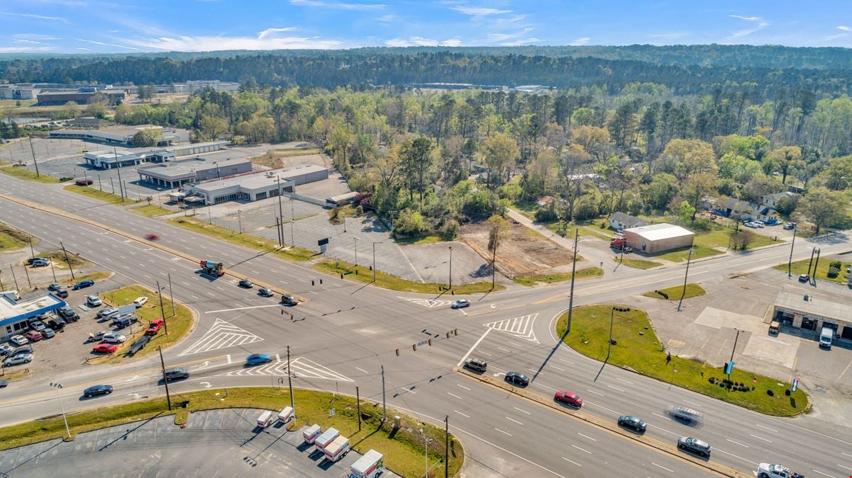 ±1.65 Acre Signalized Corner