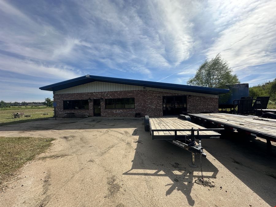 7890 Highway 165