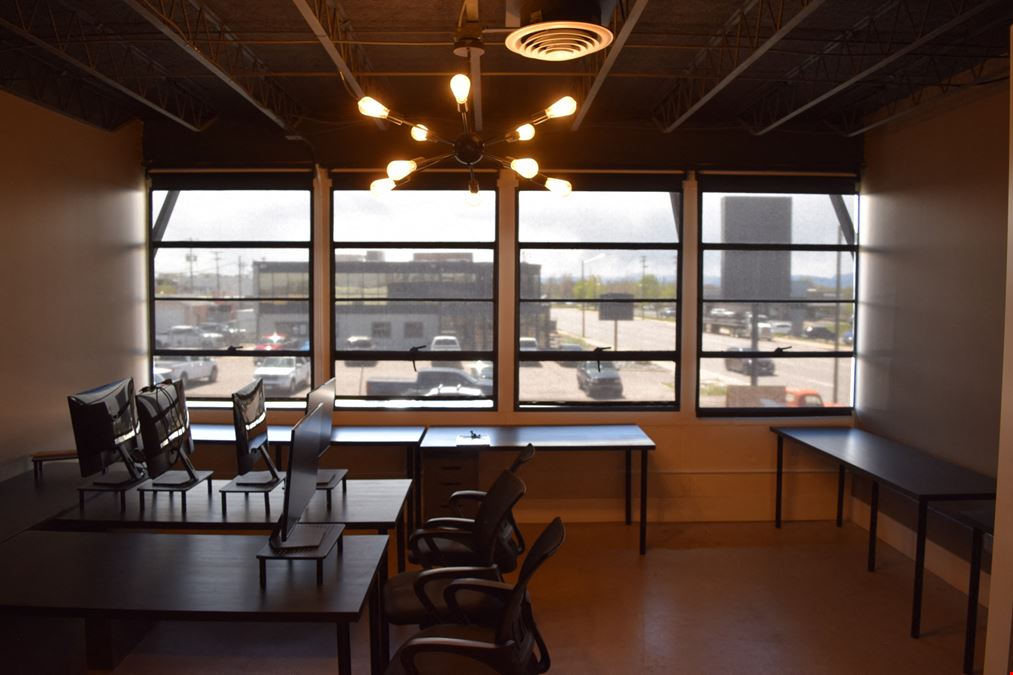 Office available on Santa Fe Drive
