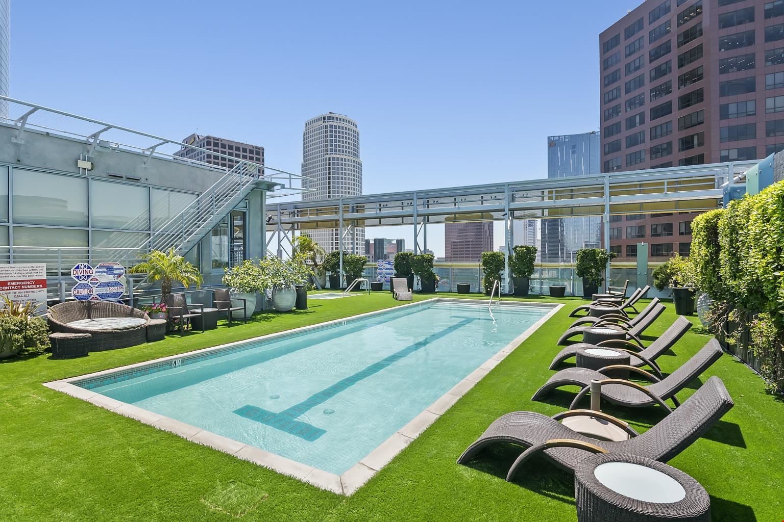 TENTEN Wilshire Blvd
