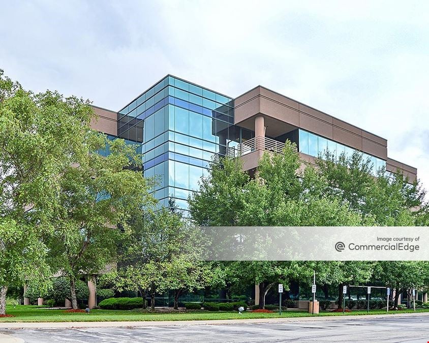 Pine Ridge East Business Park - Four Pine Ridge Plaza