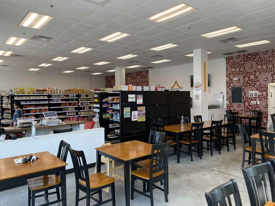 Shoppes at Lakestone Commons