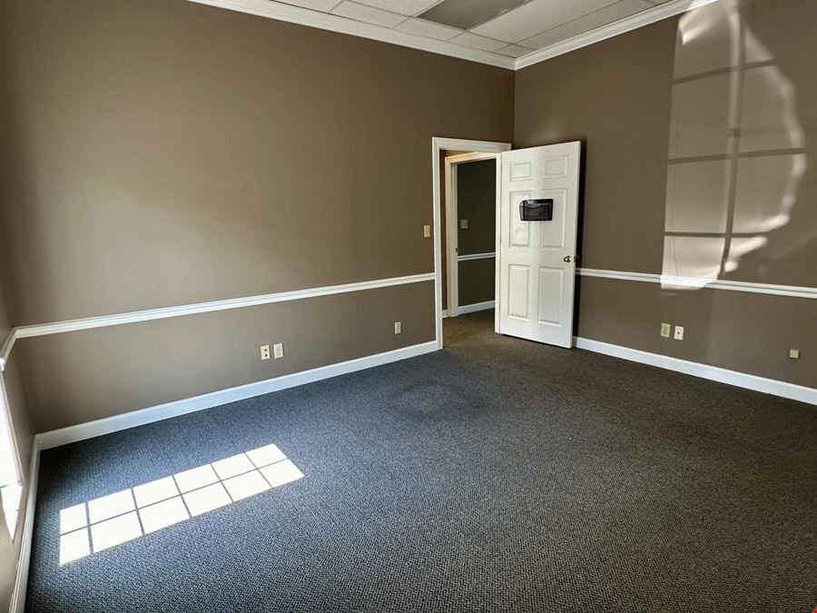 Office Suite For Lease 