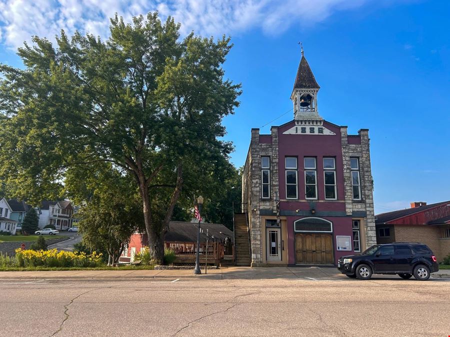 111 Coffee St - Historic Turn-Key Restaurant For Sale 