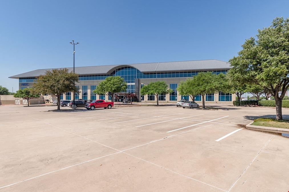 3929 West John W. Carpenter Fwy