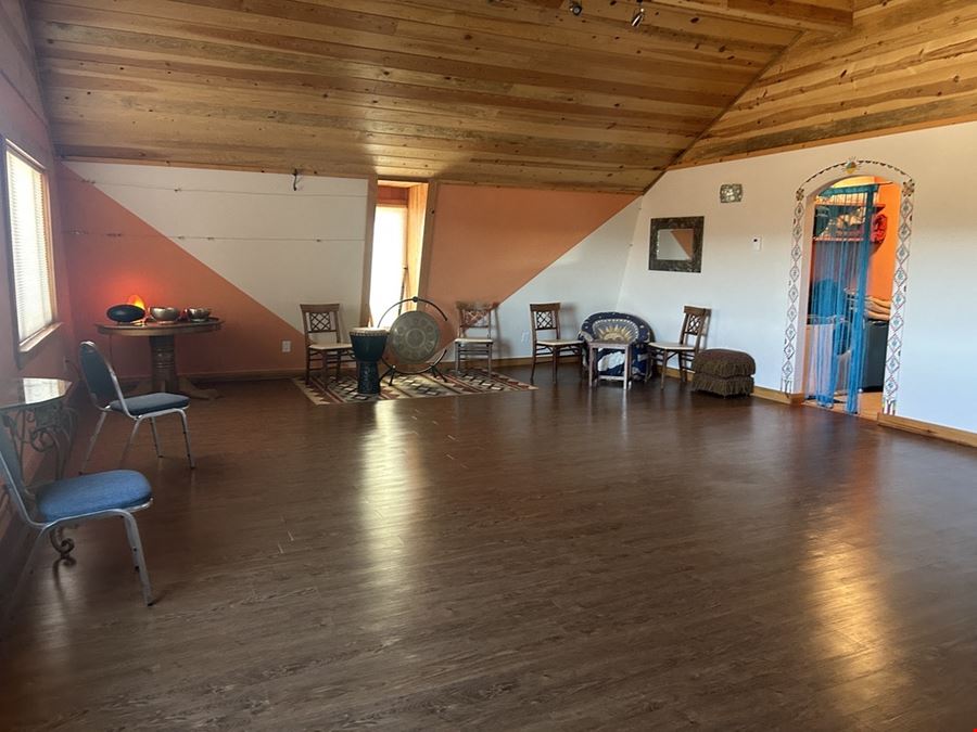 Turn-Key B&B, Restaurant, Retreat & Lodge Investment Opportunity