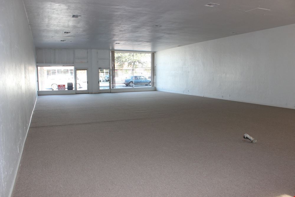 Retail/Office Storefront Building - TI's Available