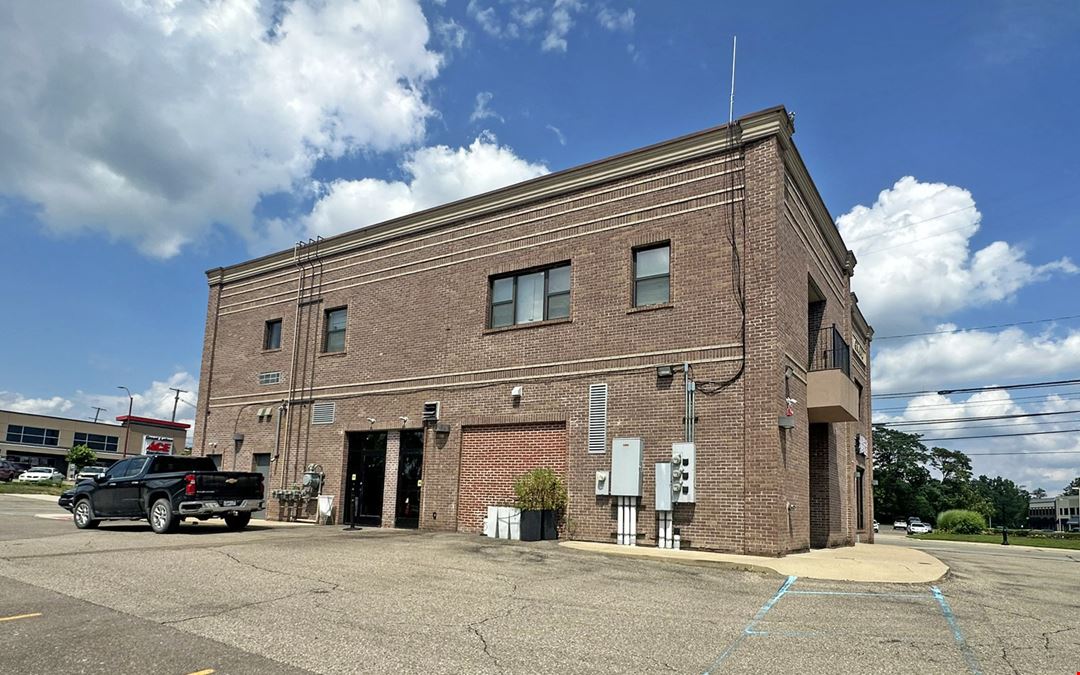 32821- 32905 Grand River Ave