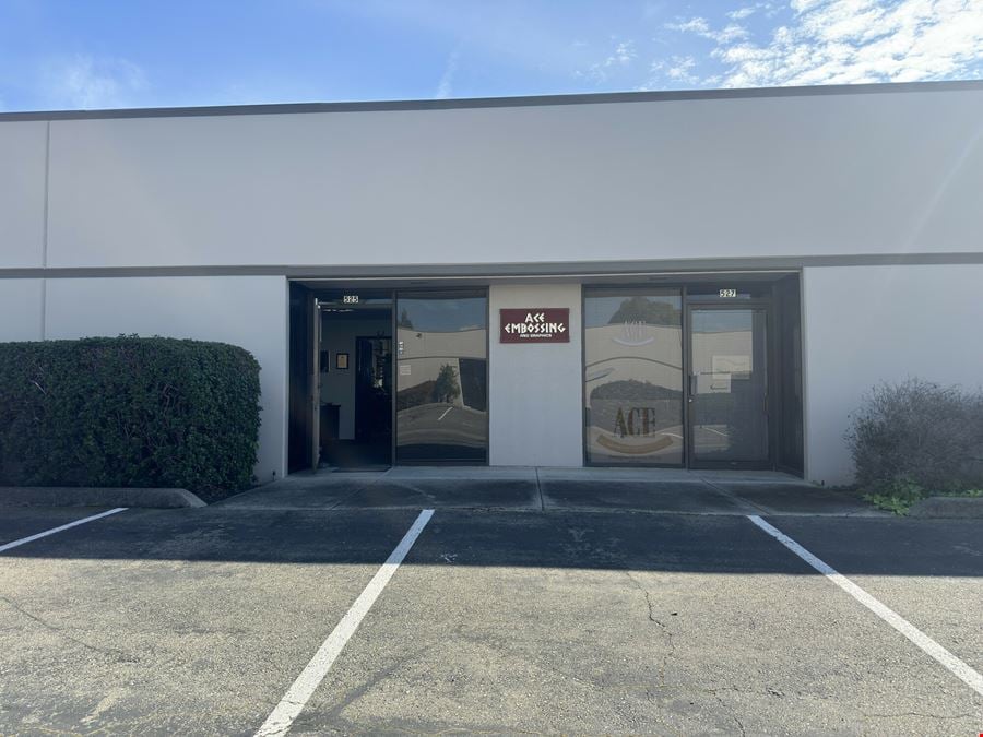 525 & 527 Sinclair Frontage Rd 
