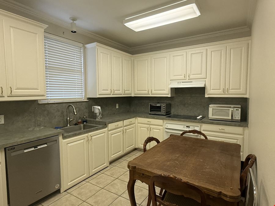 413 Harwood Rd