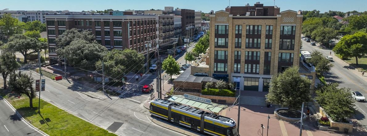 Preview of Retail space for Rent at 196 W Davis Street