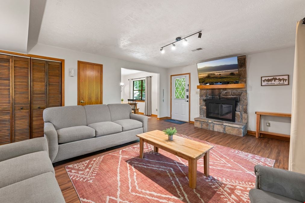 Pinecrest Townhomes