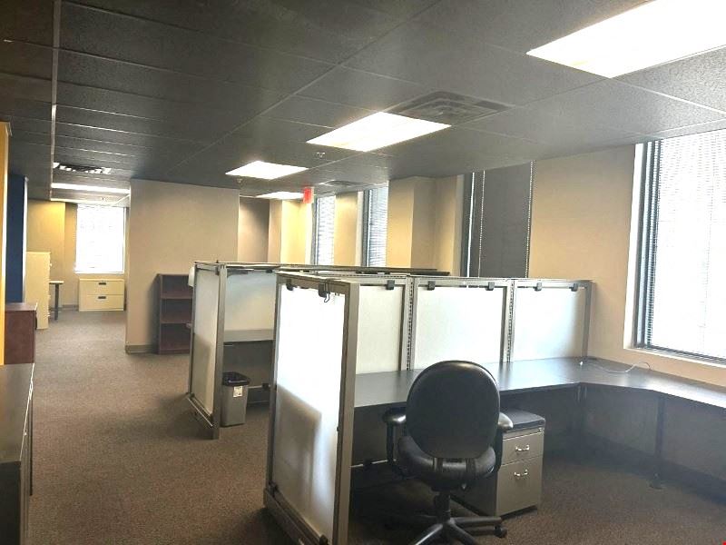 20 E 5th St - Thompson Building - Office