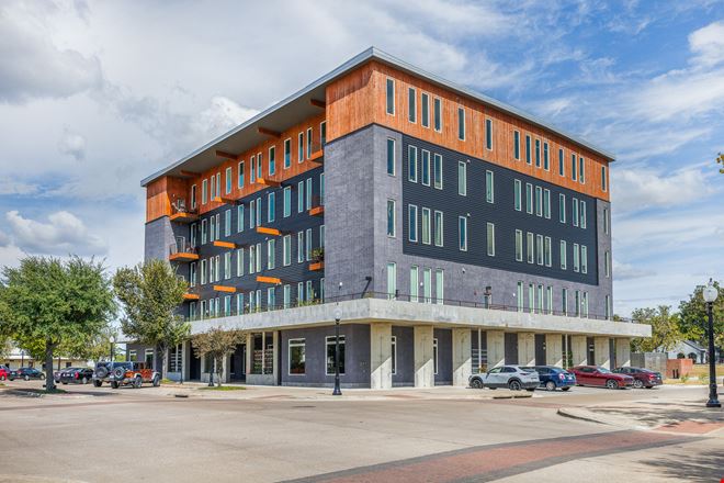 Preview of Retail space for Rent at 501 N Main St