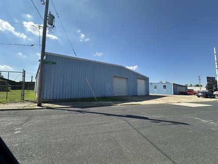 Preview of Industrial space for Rent at 208 SW Center St