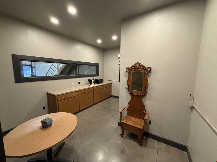3800 NE 104th St.