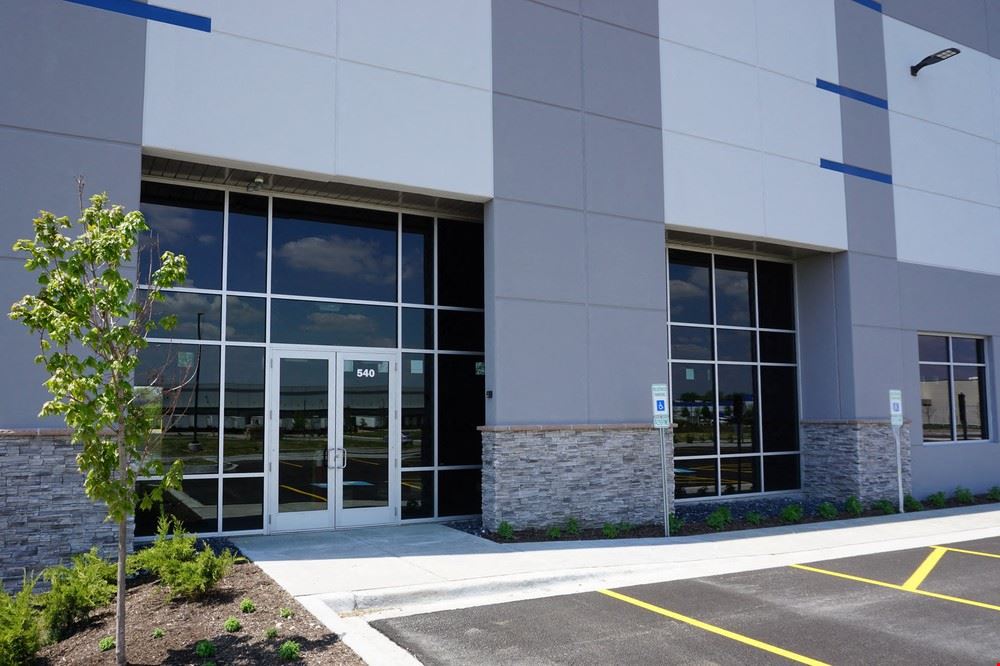 54,500 SF for Lease | 540 Frontenac Court, Suite 104, Naperville, IL
