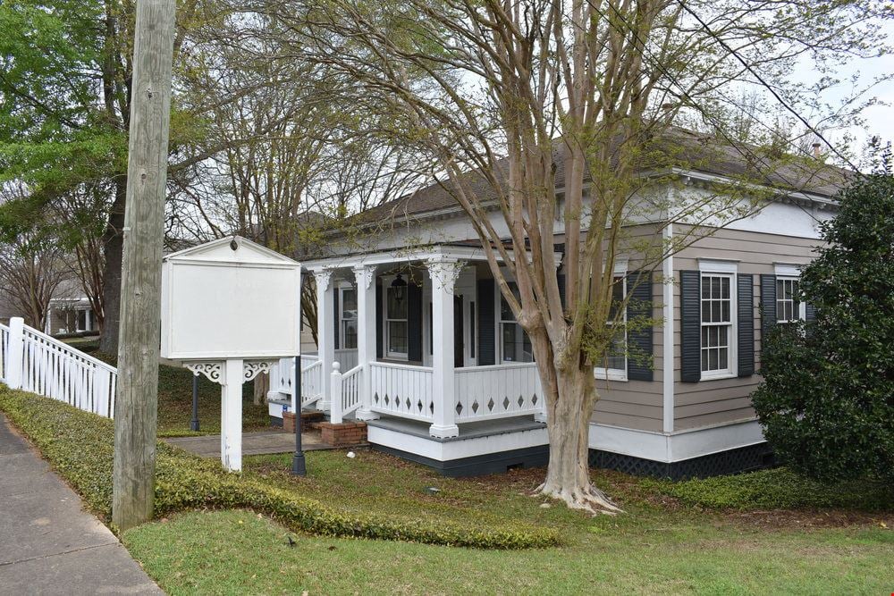 562 Clay St.