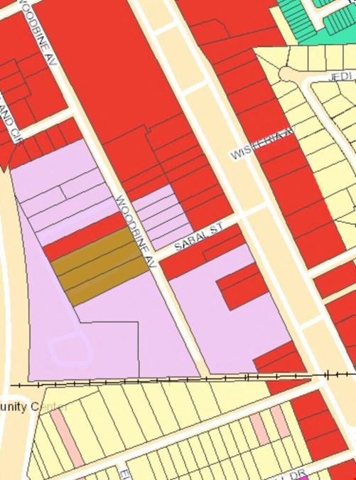 6 MINUTES FROM AIRPORT LIGHT INDUSTRIAL LAND WITH WAREHOUSE. SALE OR LEASE