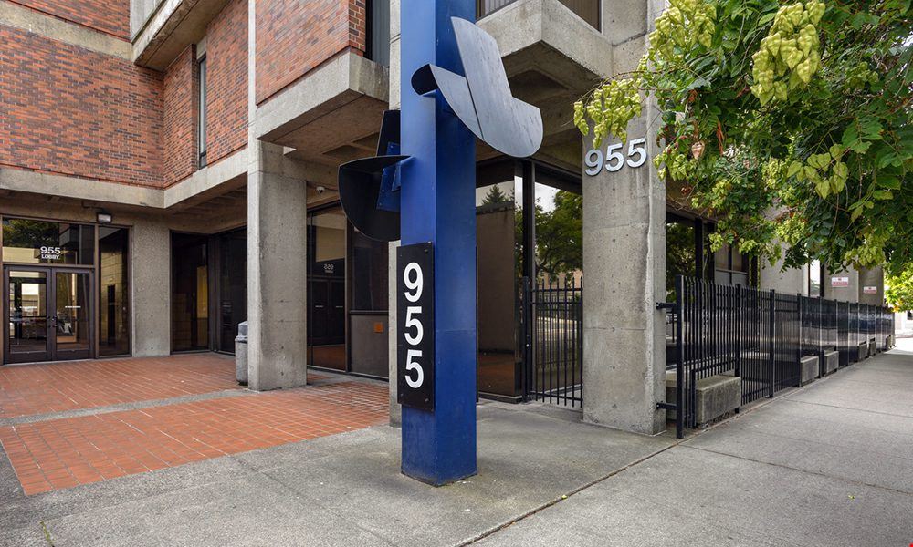 955 Tacoma Avenue South