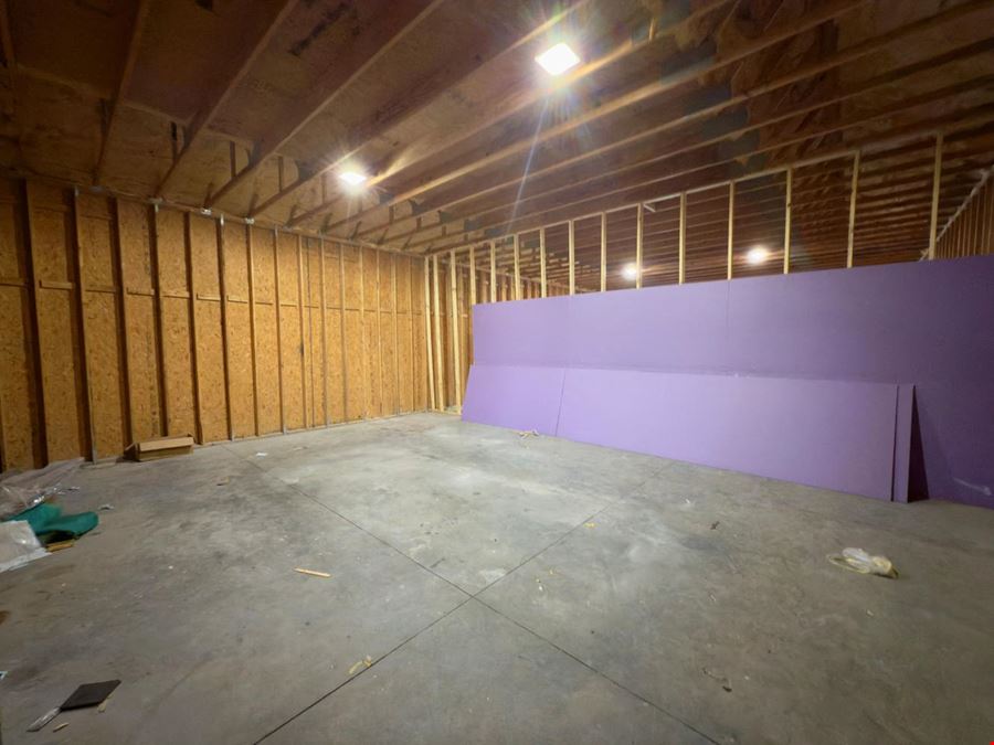 Versatile 15,440 SF Commercial Space with War