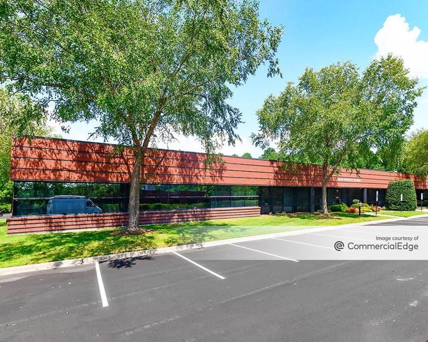 Aerial Center Executive Park - 5001 Hospitality Ct