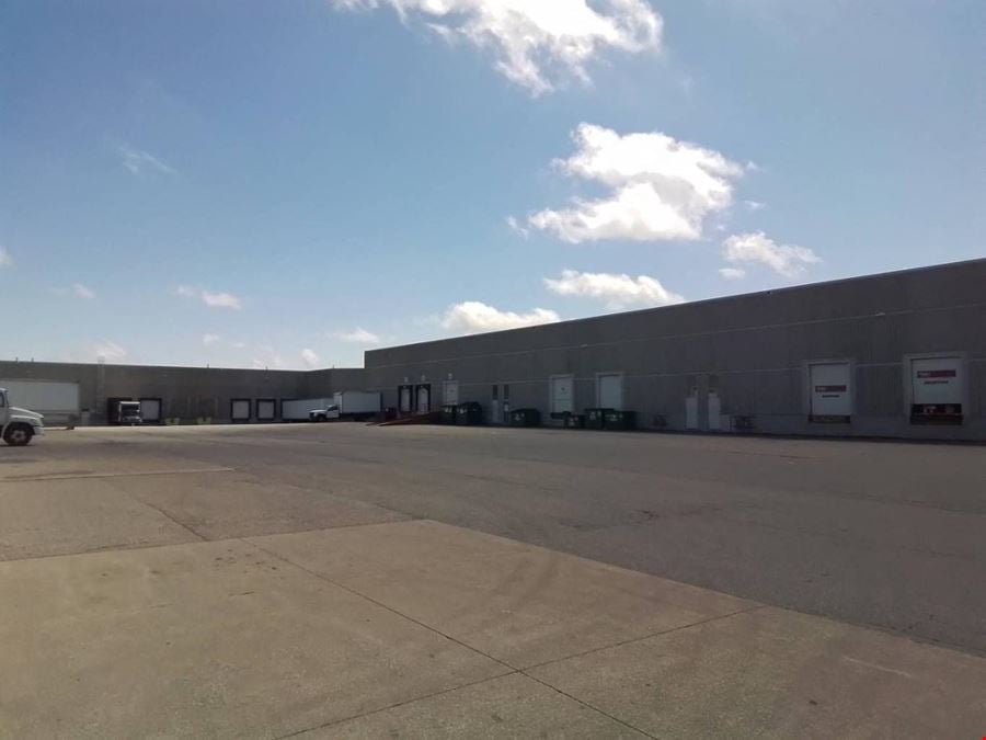 1,665 sqft shared industrial warehouse for rent in Mississauga