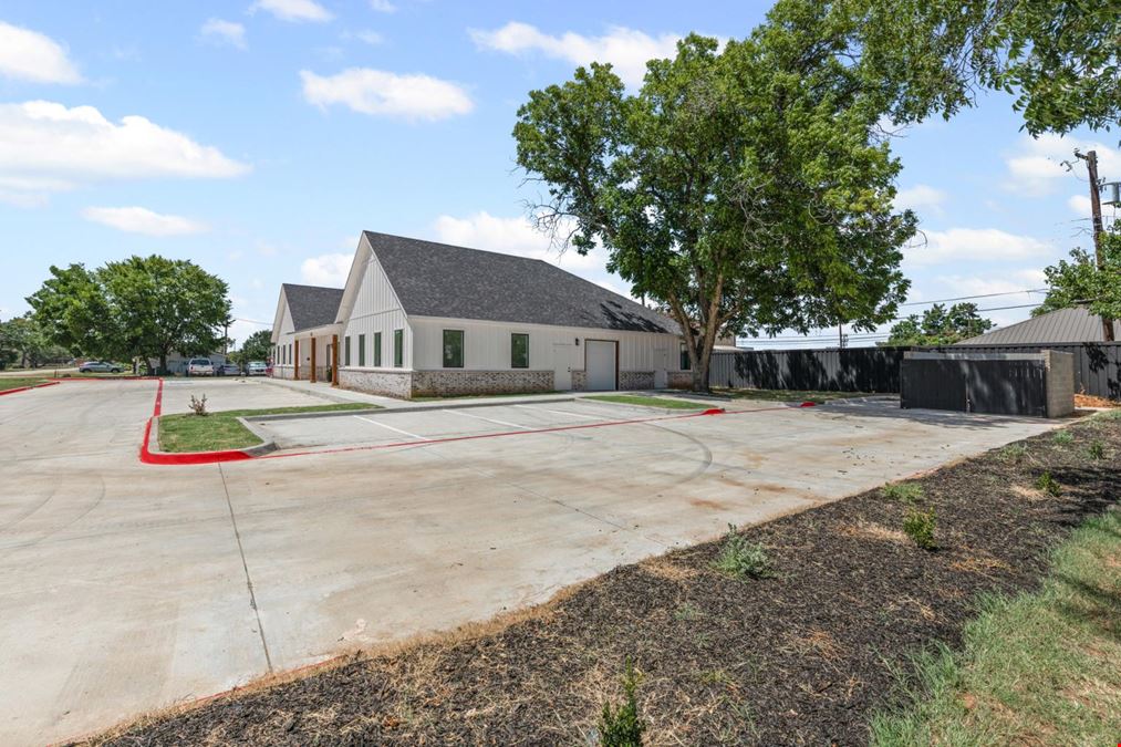 908 Cresthaven Dr