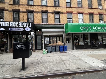 Preview of Retail space for Rent at 435 DeKalb Avenue