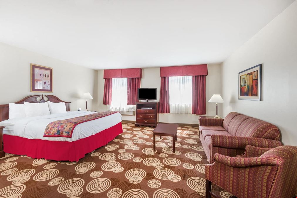 Hawthorn Suites - Seville, OH