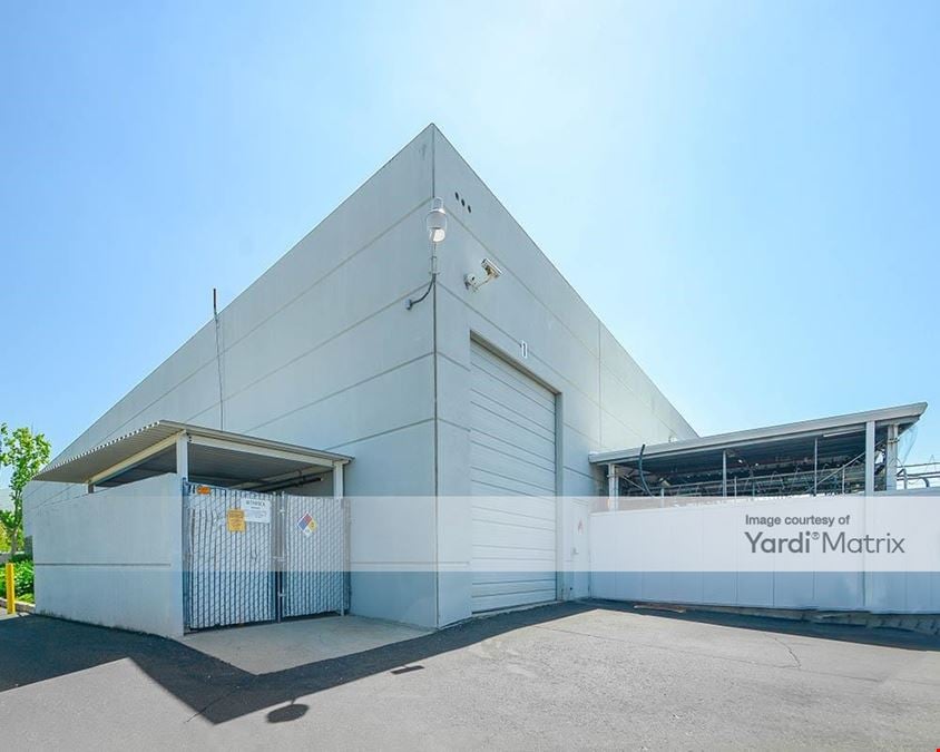 Bayview Business Center / Back Bay Logistics