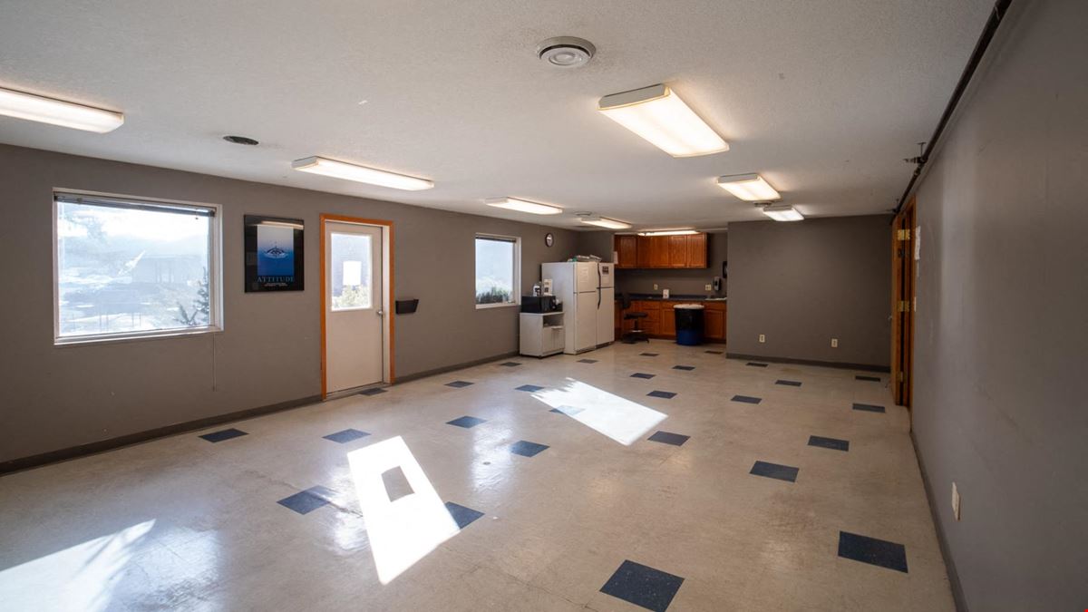 Prime Industrial Flex Space for Lease
