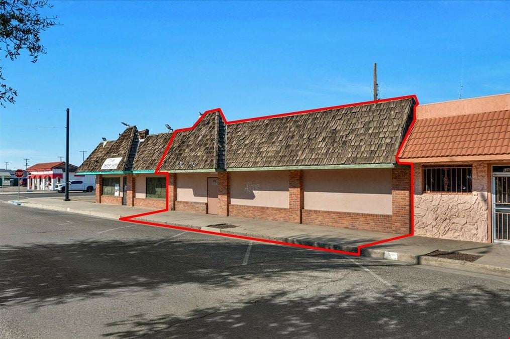 ±3,000 SF Retail Building Off Park Blvd in Orange Cove, CA