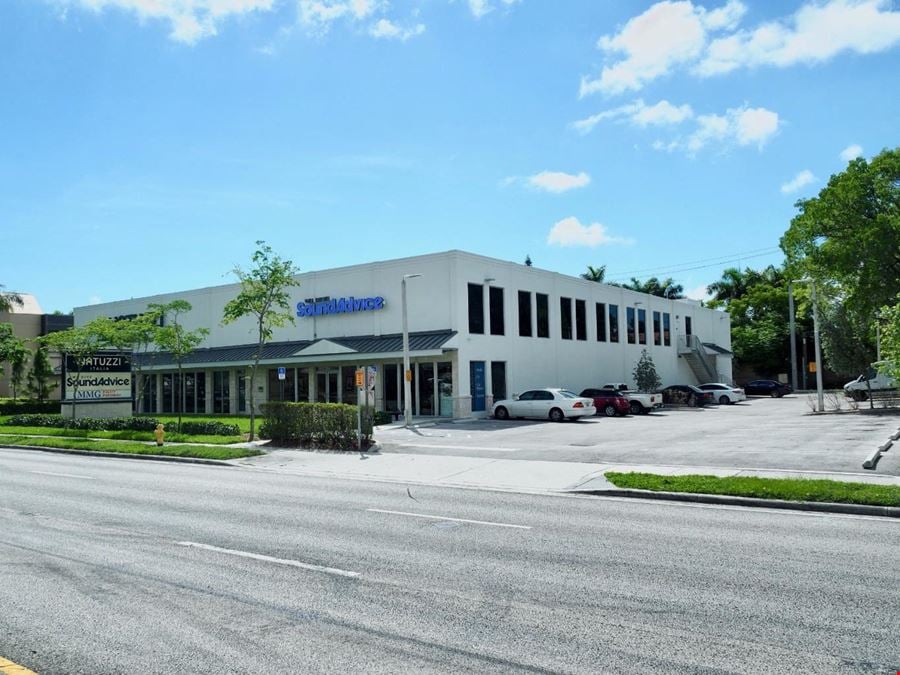 Pinecrest Retail