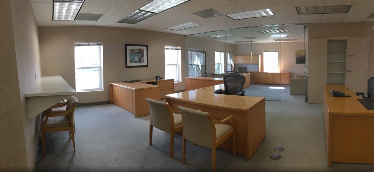 275 S Roselle Rd