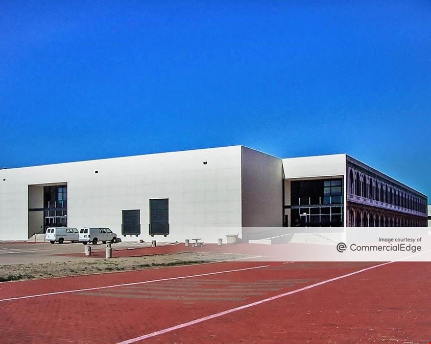 Dallas Communications Complex, Building 4
