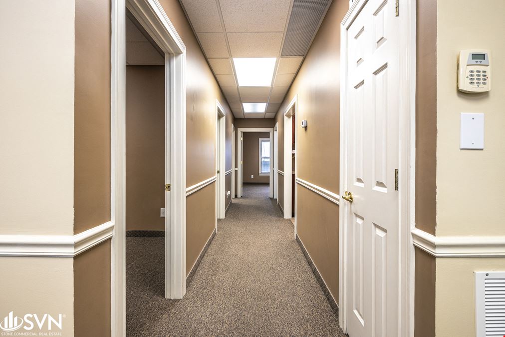 989 SF Office for Lease