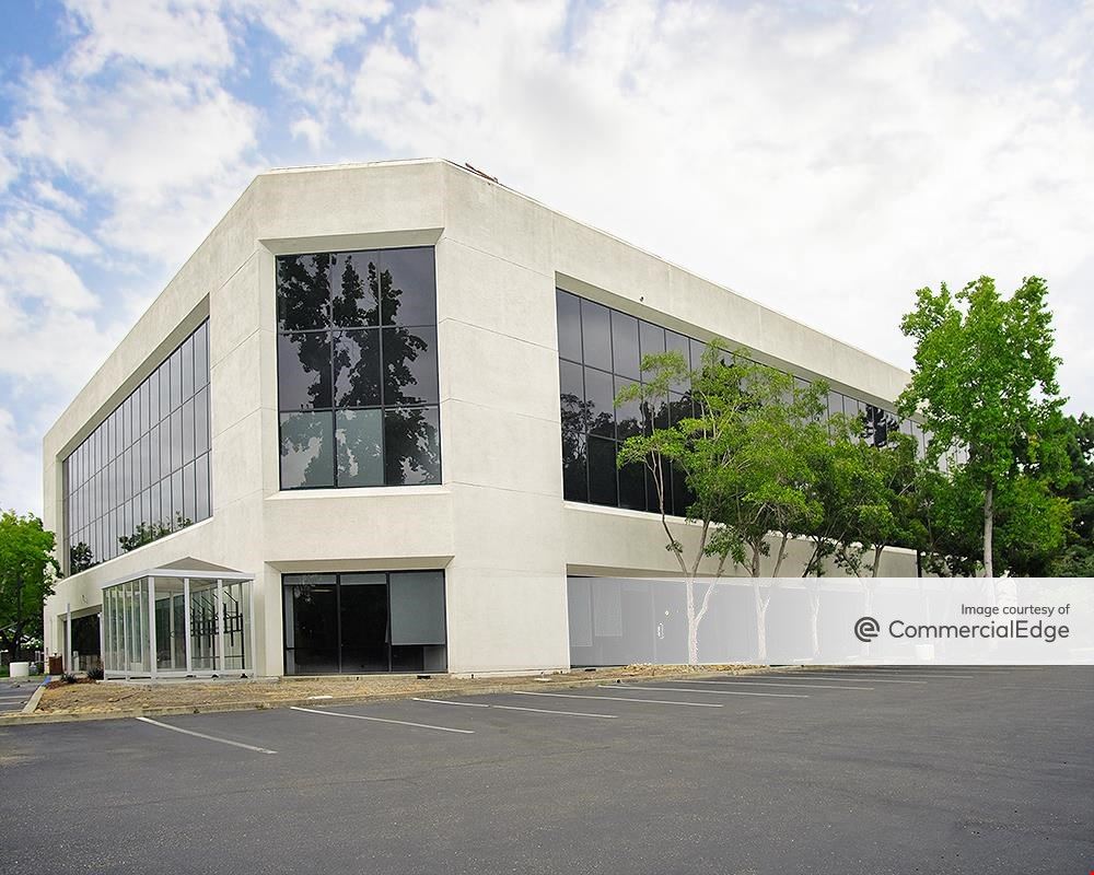 700 East El Camino Real