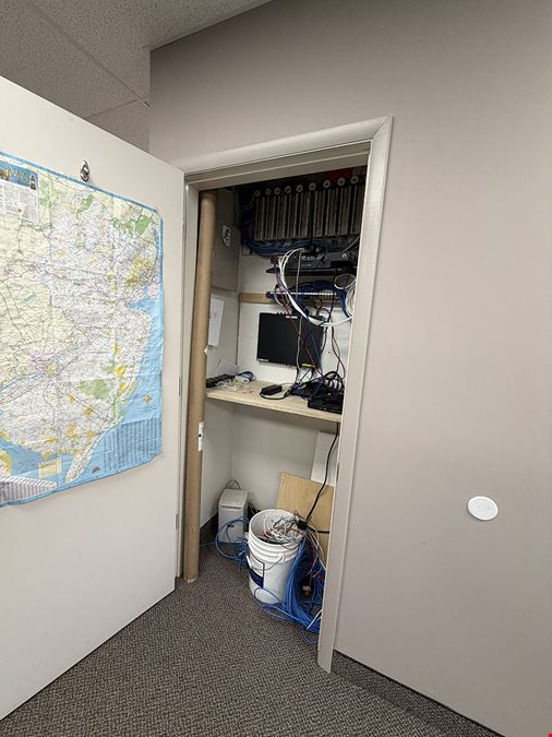 Executive Office Suite For Lease