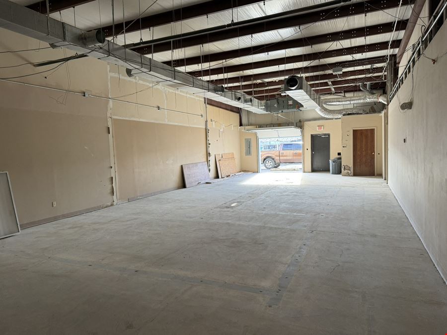 Office / Warehouse for Lease near Kansas Expy & Sunset