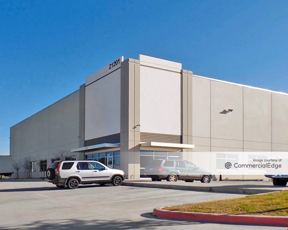 Mason Creek Business Center - Buildings 4 & 5